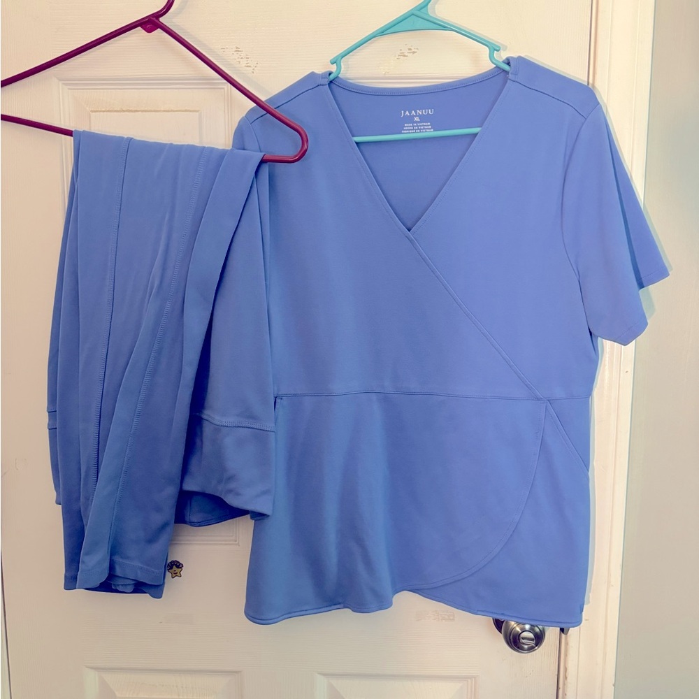 Jaanuu Yoga Pants & Tulip Top Set🩵